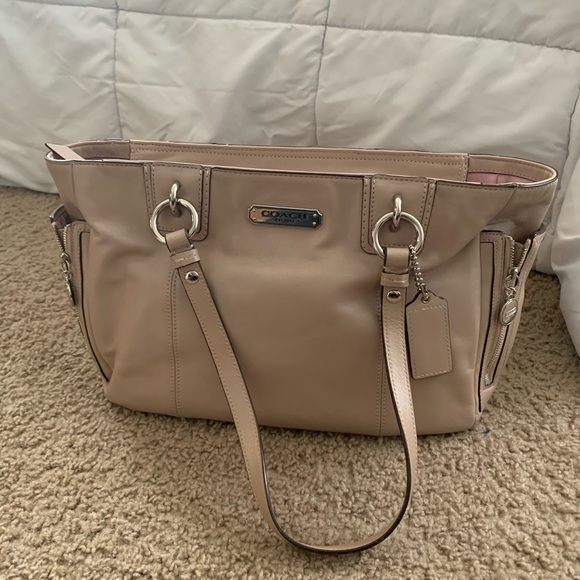 ✨Gifted ✨Authentic Coach✨ Champagne Leather Tote - Picture 5 of 13